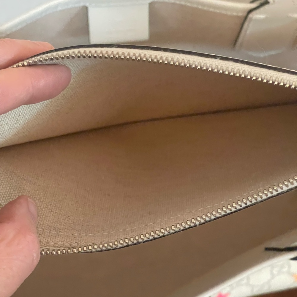 Gucci White Tote with Multicolor Stars - Picture 8 of 12